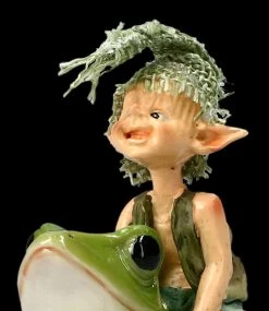 Pixie Kobold Figur Reitet Auf Frosch - Und Hopp....! -Figuren Deko Verkauf 2D FS14137 Ersatzfotos Pixie 814 076 9 Kopie 1280x1280
