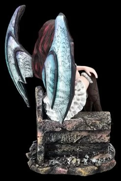 Elfen Figur - Dark Mira Sitzt Auf Treppe -Figuren Deko Verkauf 2D FS25417 Elfen Figur Dark Mira sitzt auf Treppe 3 1280x1280