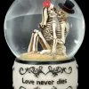 Schneekugel Skelett Liebespaar - Love Never Dies -Figuren Deko Verkauf 2D FS26778 Schneekugel Skelett Liebespaar Love Never Dies 1 1280x1280
