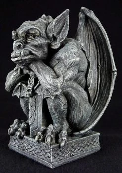 Gargoyle Stützt Sich Auf Schwert -Figuren Deko Verkauf 4633 2 gargoyle 2 1280x1280