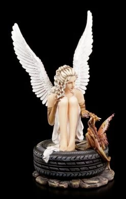 Engel Figur - Nienna Mit Drache Auf Autoreifen -Figuren Deko Verkauf Engel Autoreifen Drache 1580f538b243c1 1280x1280