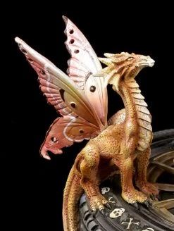 Engel Figur - Nienna Mit Drache Auf Autoreifen -Figuren Deko Verkauf Engel Autoreifen Drache 6580f53ab80d9e 1280x1280