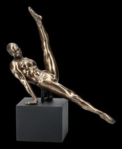 Männliche Akt Figur - Turnübung Auf Monolith