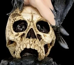 Dark Angel Figur - Rabenkönigin Auf Totenkopf -Figuren Deko Verkauf Rabenkoenigin Dark Angel 8 1280x1280