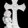 Weiße Cherub Figur Vor Kreuz Betend